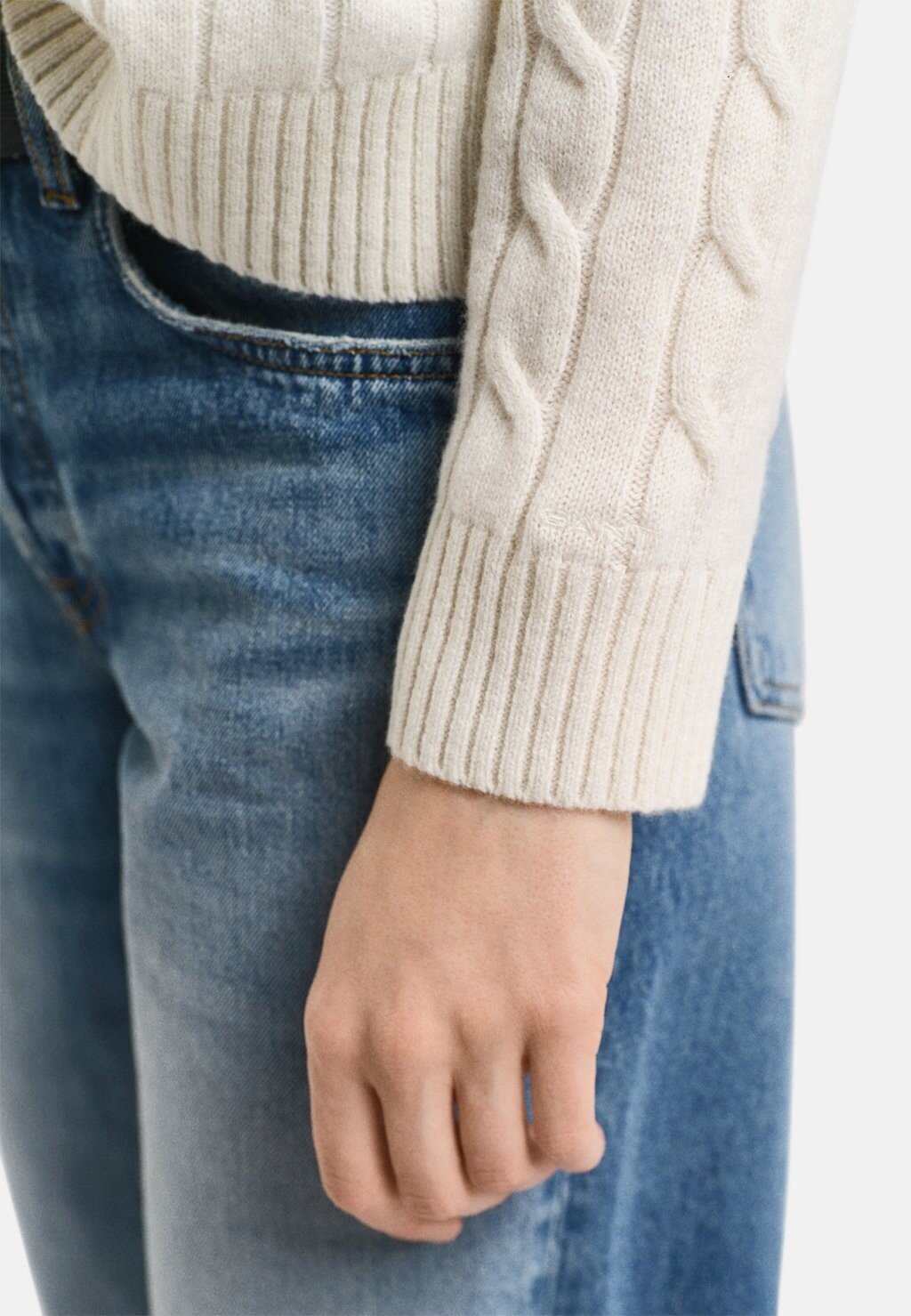 

Джемпер CABLE C NECK GANT, кремовый