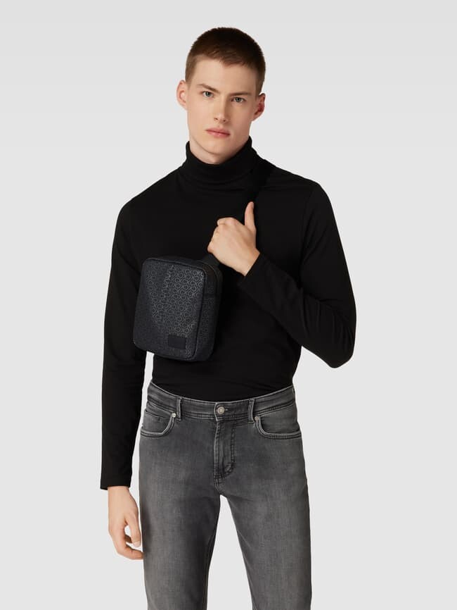 

Сумка через плечо с этикеткой по всей поверхности Calvin Klein, черный