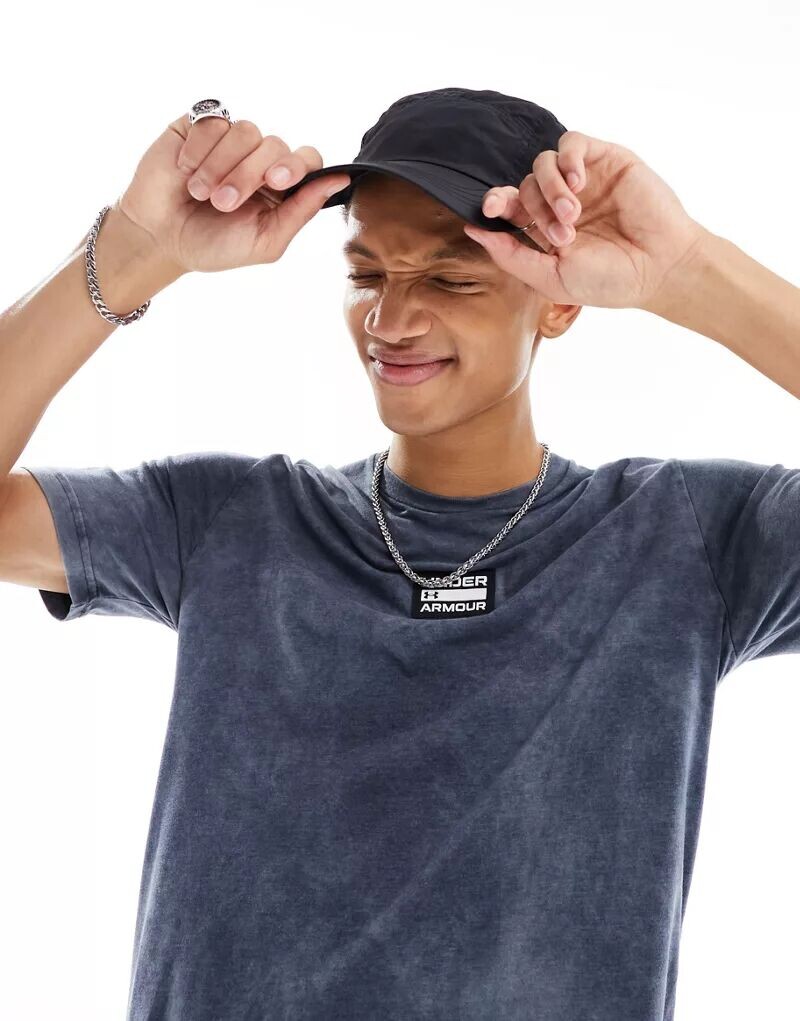

Серая футболка Under Armour Elevated Core