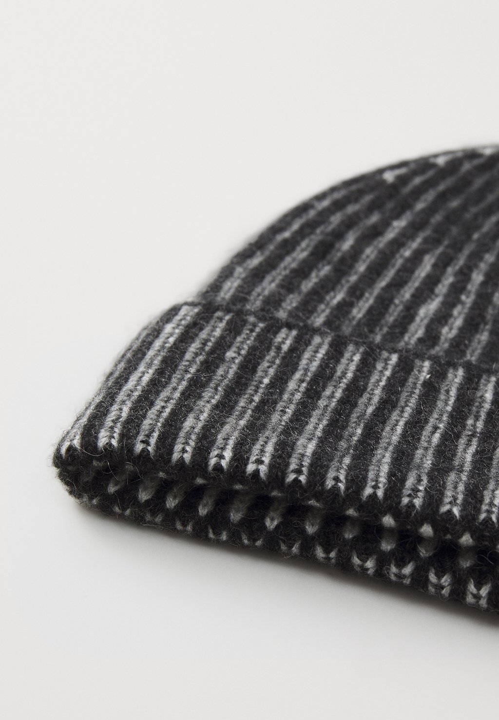 

Шапка PLATED TURN BACK BEANIE KNITID, серый