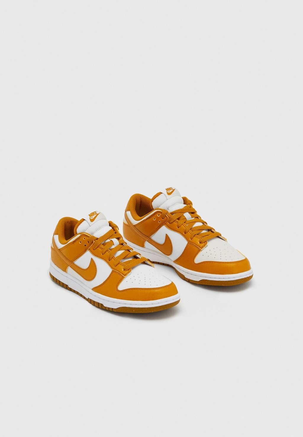

Кроссовки Nike Dunk Next Nature, фантом / золотой