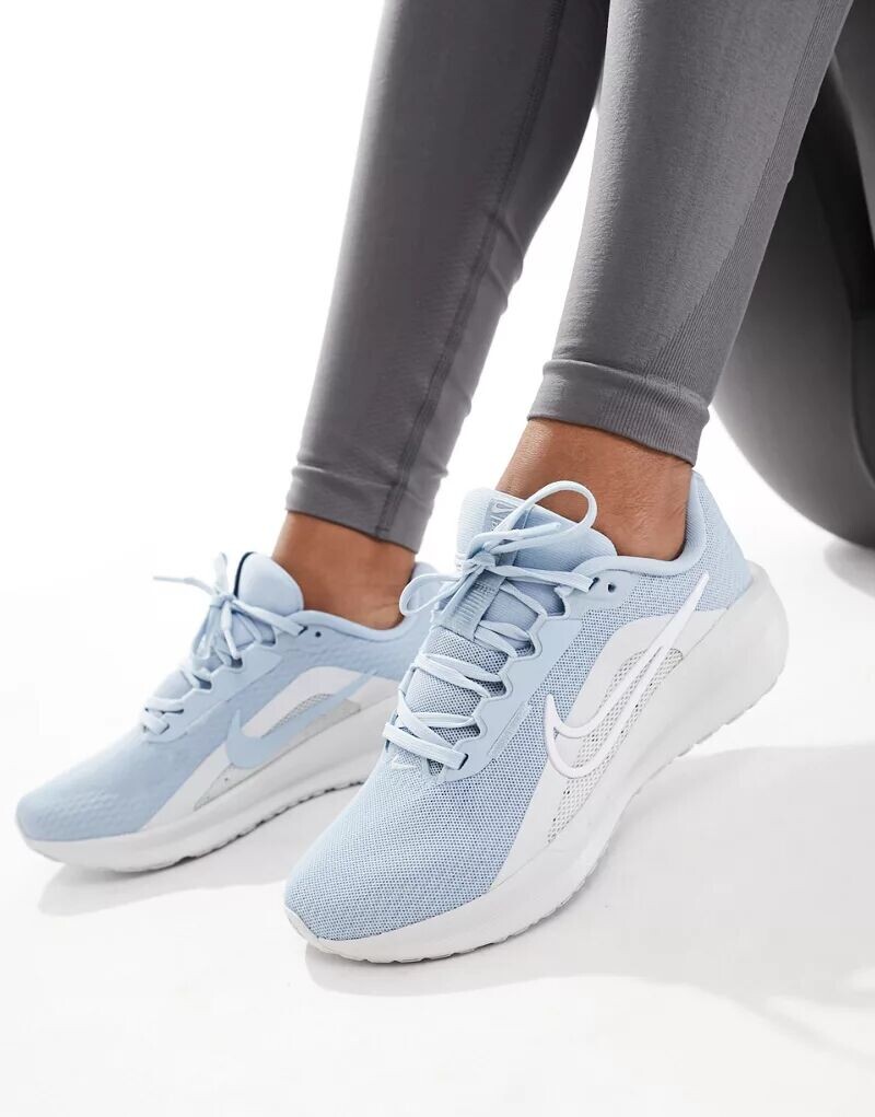 

Голубые кроссовки Nike Downshifter 13