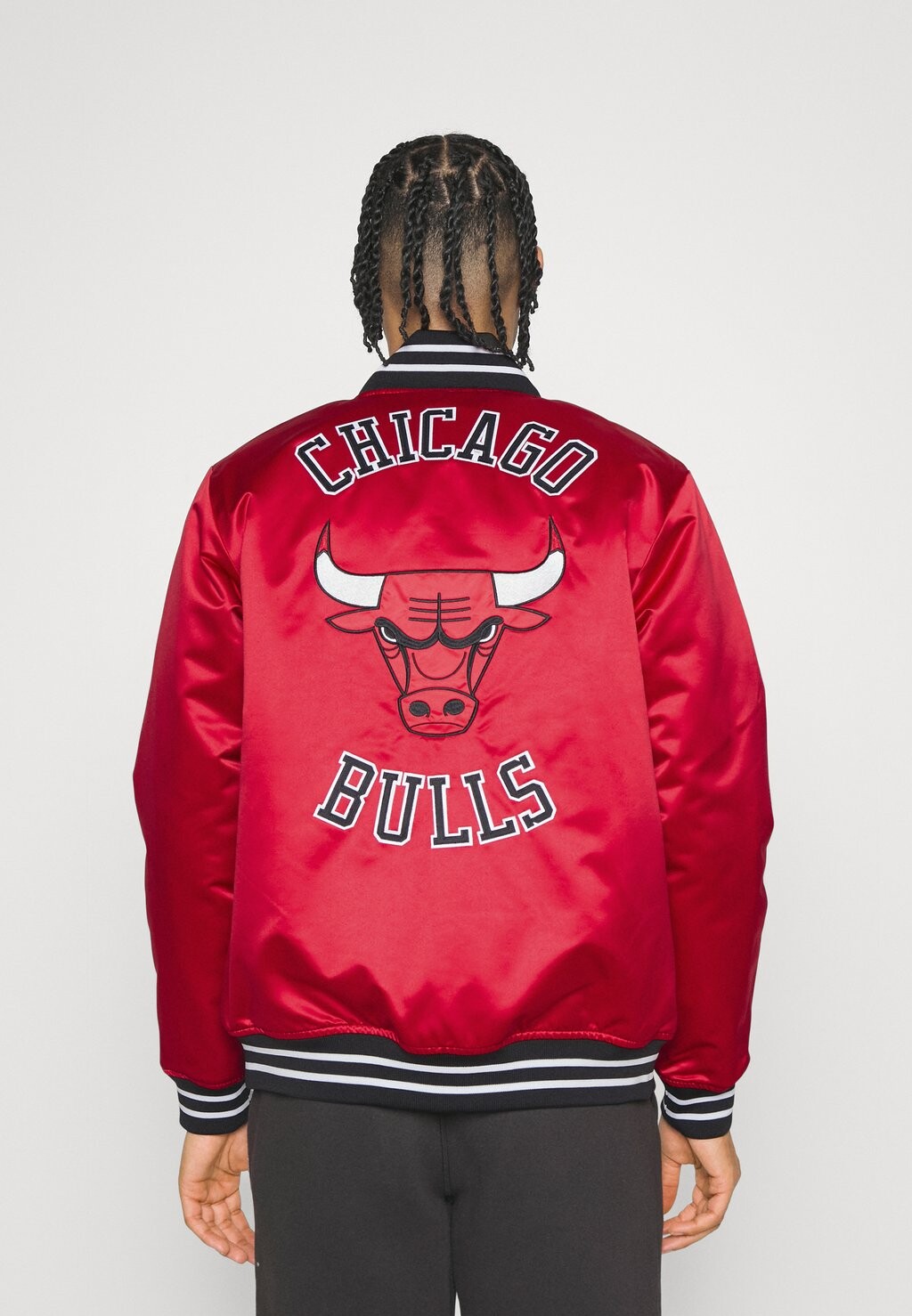 

Спортивная куртка Mitchell & Ness