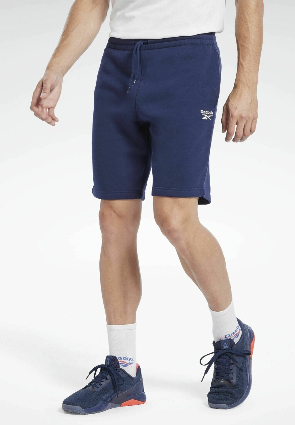 

Спортивные шорты Reebok