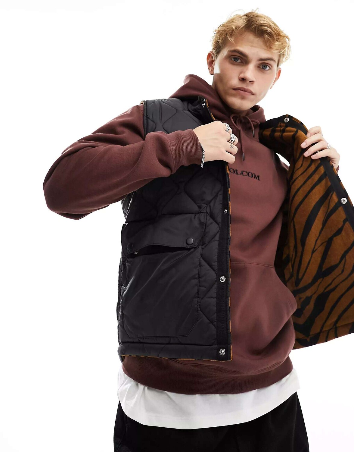 

Черный утепленный жилет с бантиком Volcom