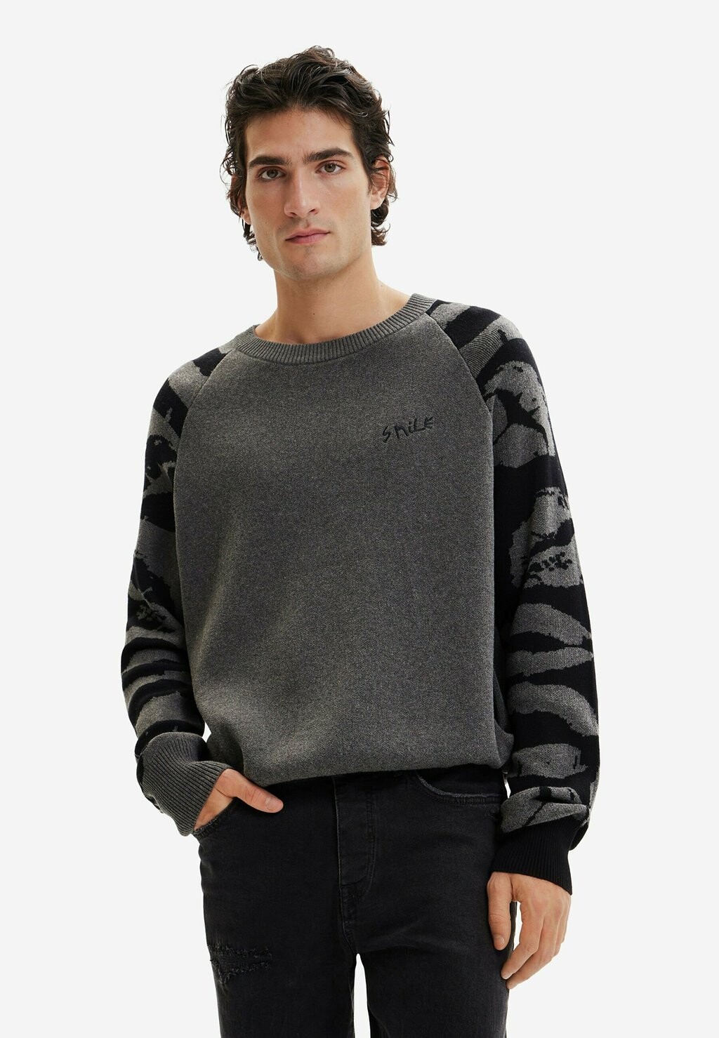 

Свитер Desigual