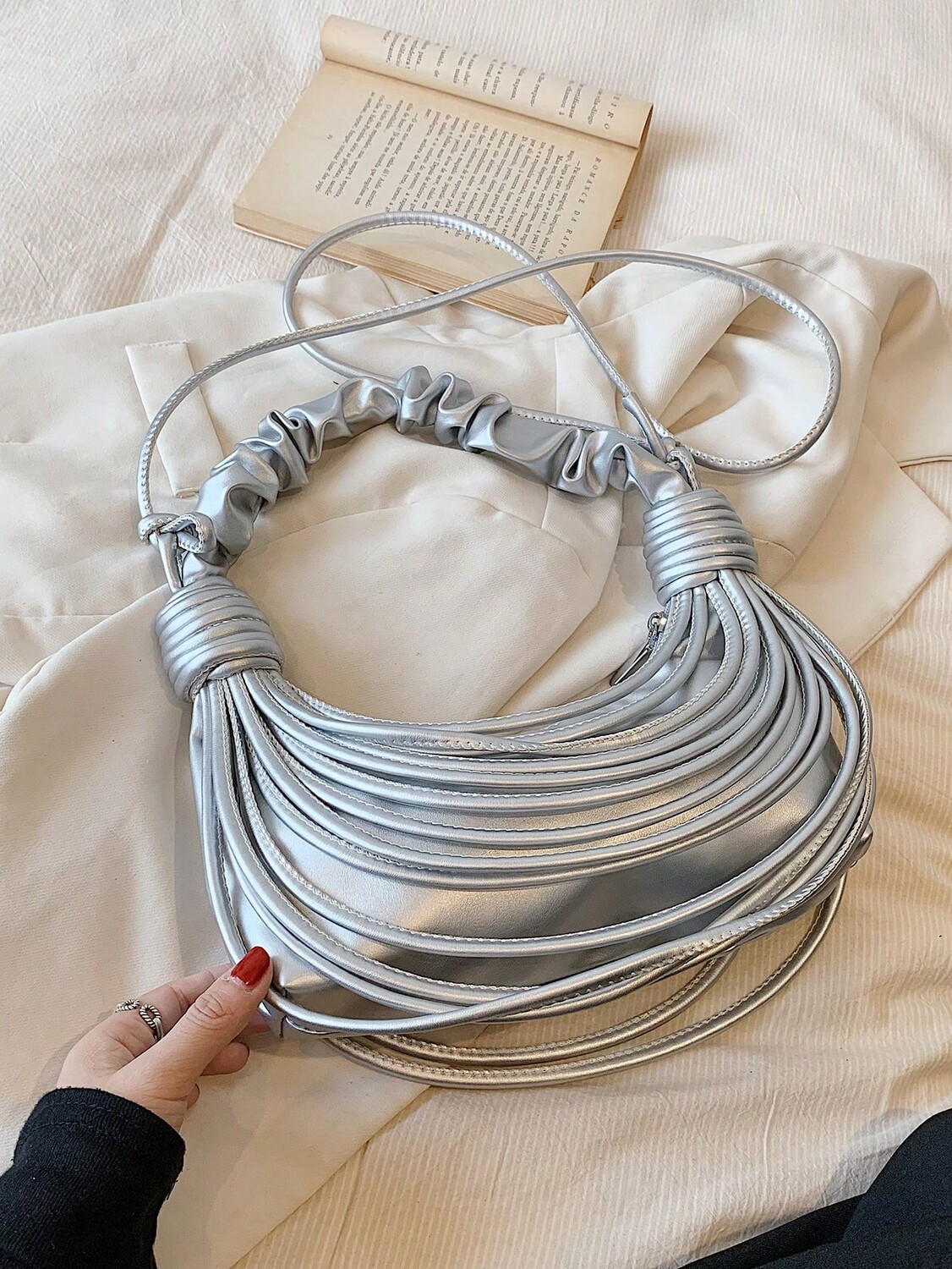 

Сумка с регулируемым ремешком, серебряный