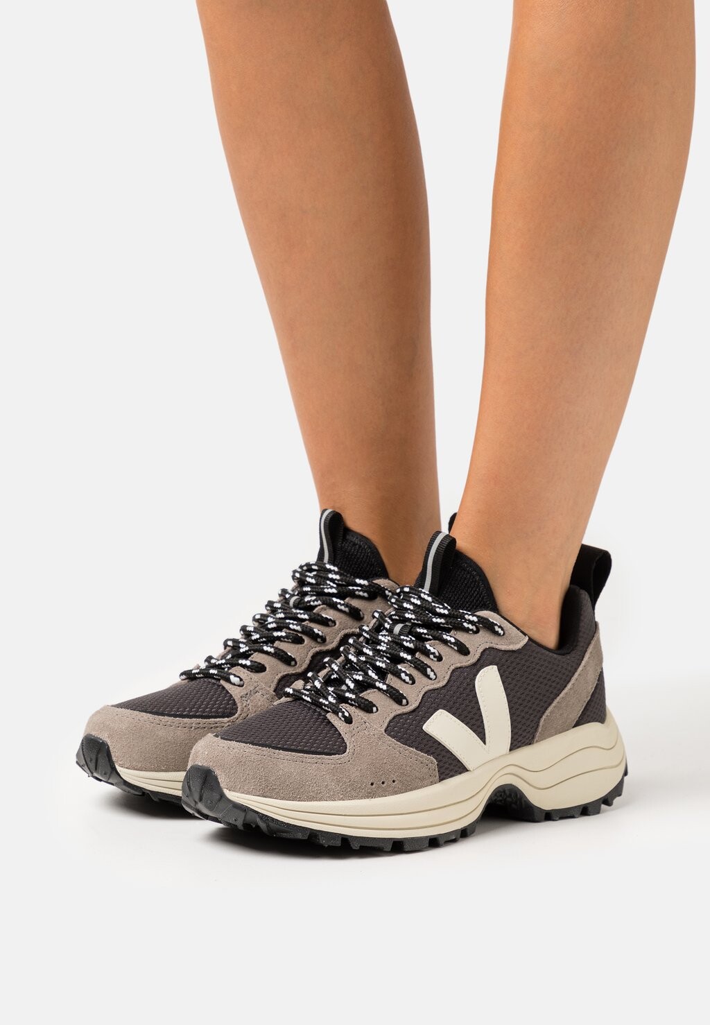 

Кроссовки Veja