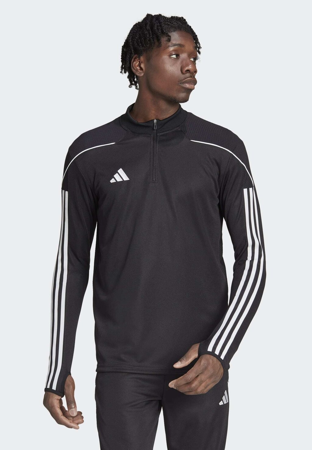 

Футболка Adidas
