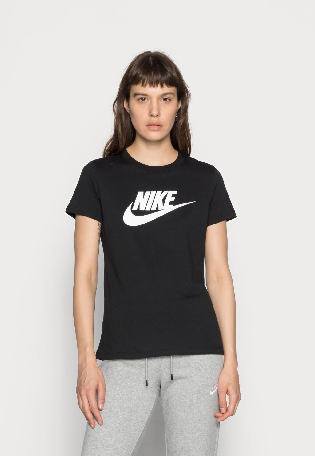 

Футболка с принтом Nike