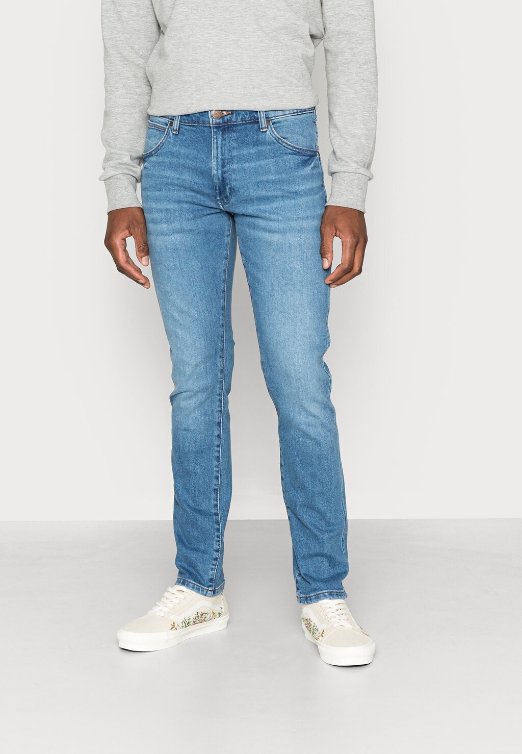 

Джинсы Slim fit Wrangler