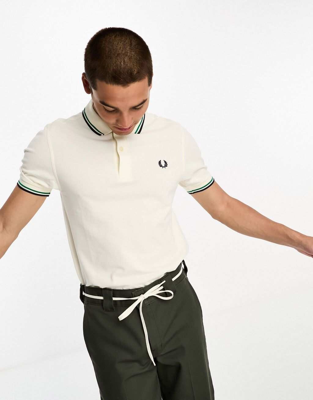 

Белая рубашка-поло с двумя окантовками Fred Perry