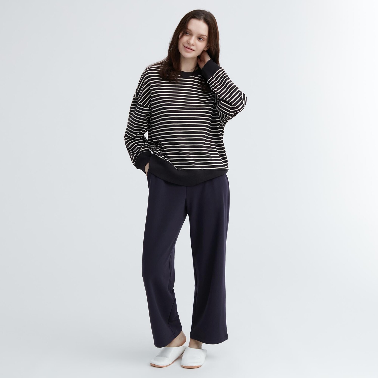 

Комплект UNIQLO ультраэластичный с длиннми рукавами, черный