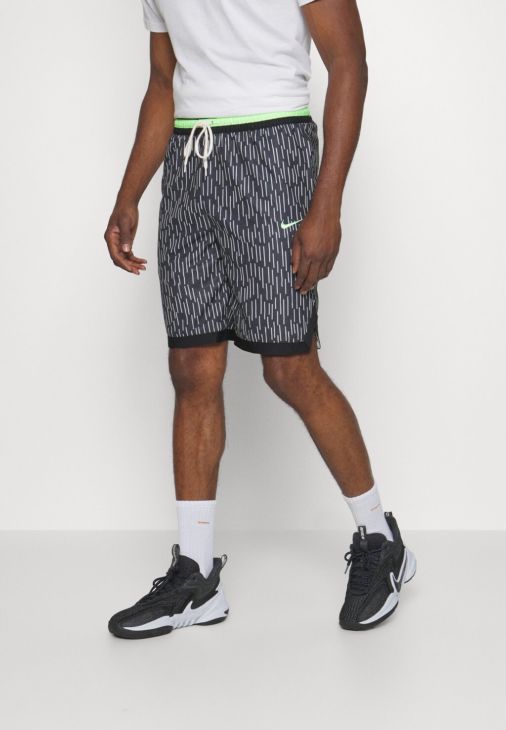 

Спортивные шорты DNA 10IN SHORT Nike, черный/лаймовый взрыв