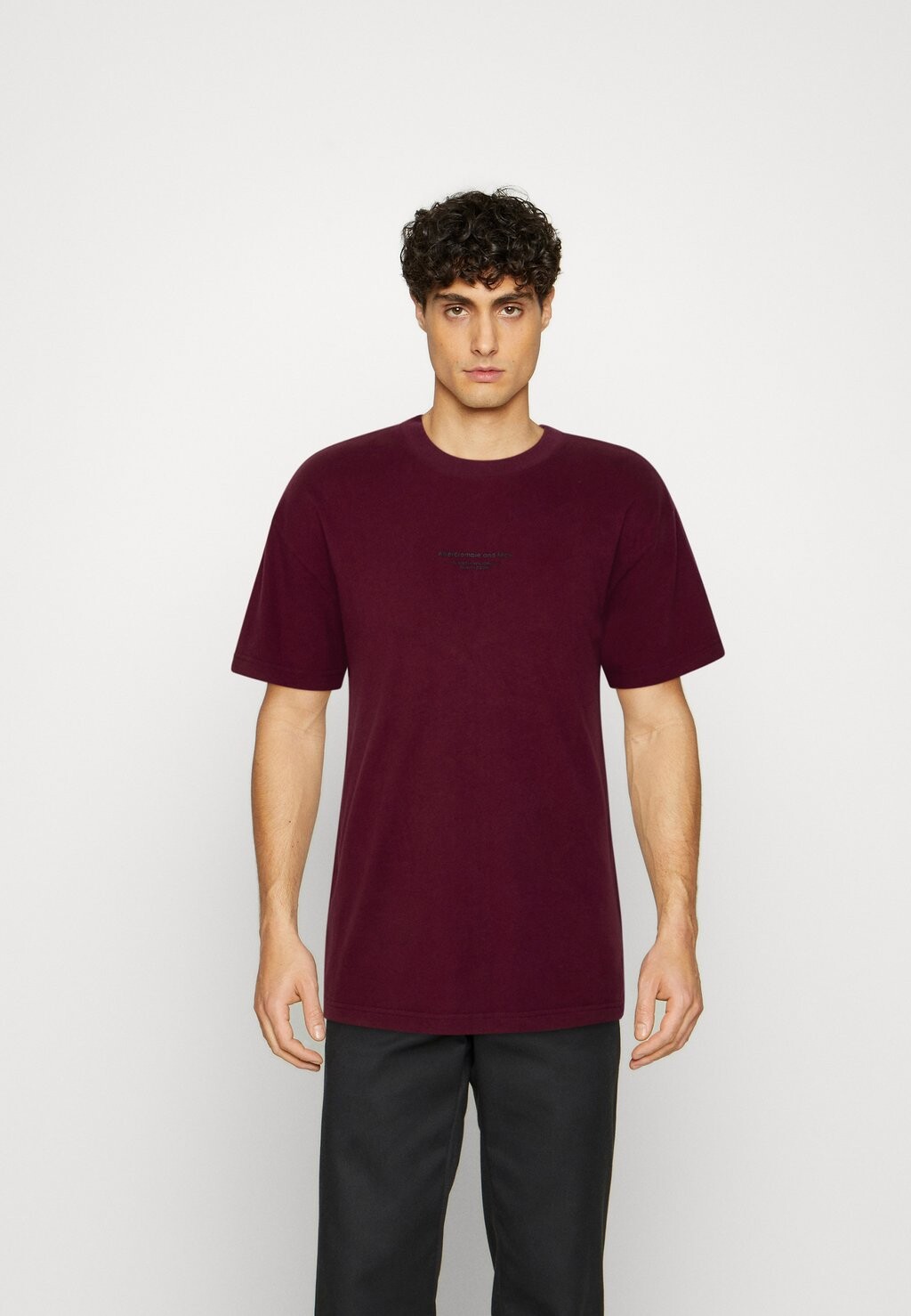 

Базовая футболка Abercrombie & Fitch