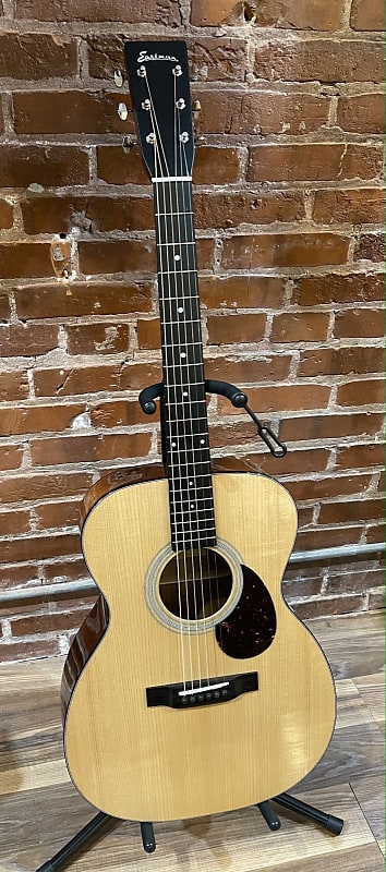 Акустическая гитара Eastman E10OM-TC Thermo Cured Adirondack Top цена и фото