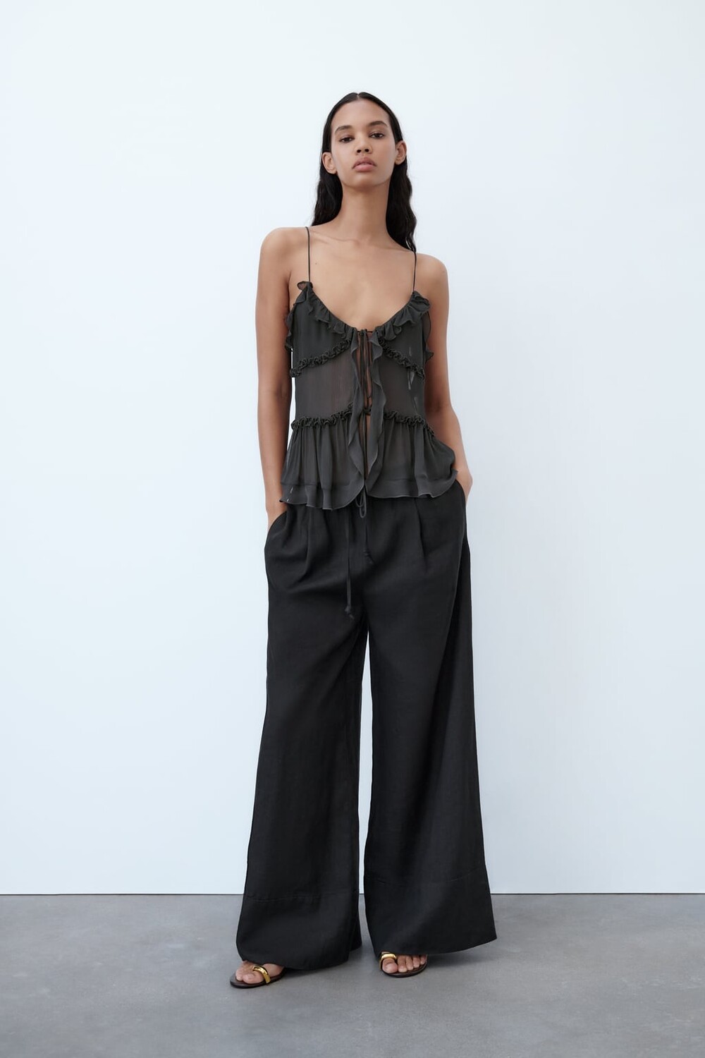 

Полупрозрачный топ с оборками ZARA, серый