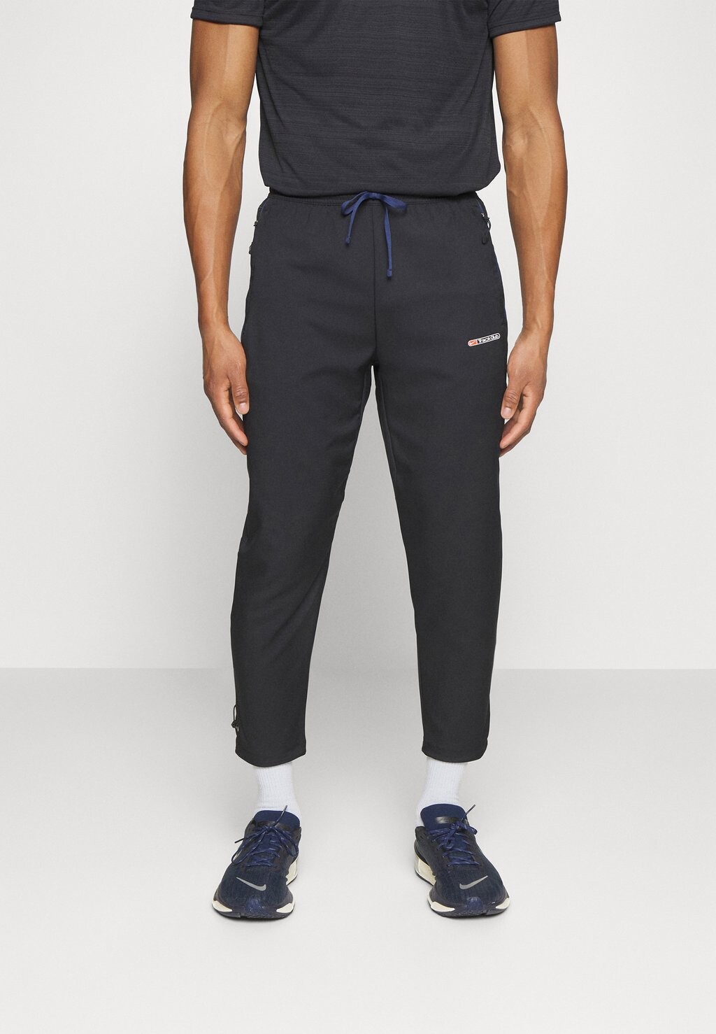 

Спортивные брюки M NK DF CLUB Nike, черный/темно-синий