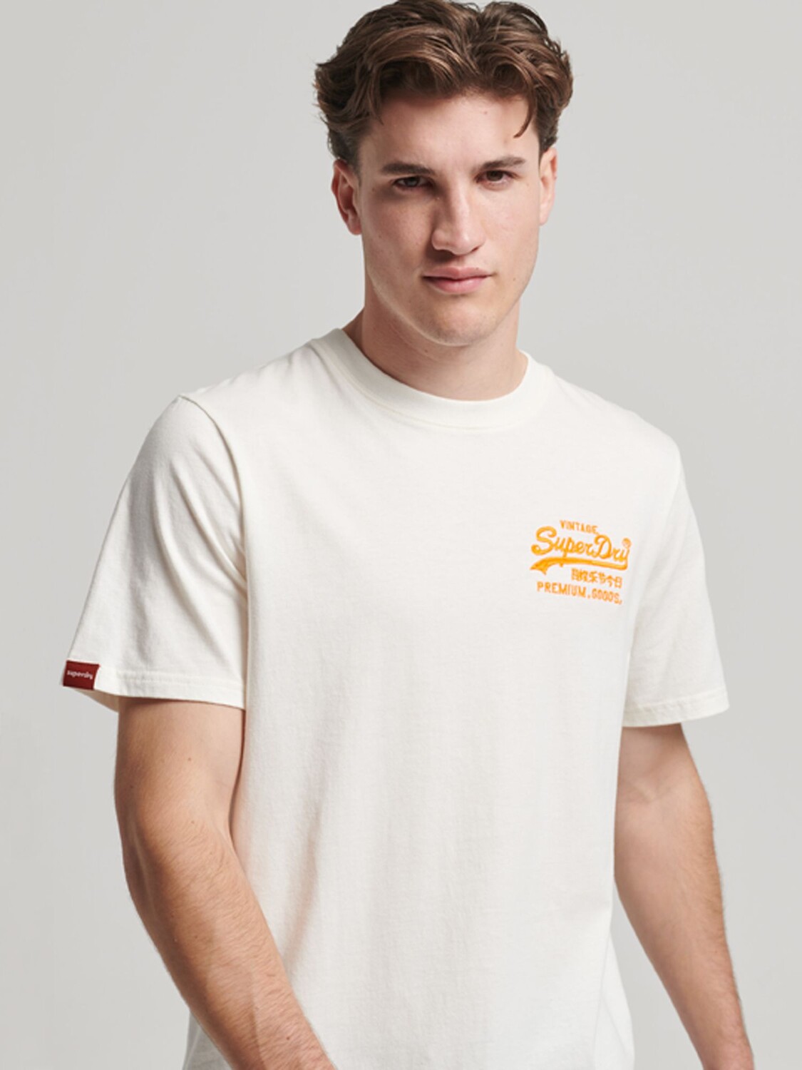 

Неоновая футболка с логотипом Superdry Vintage, цвет: экрю