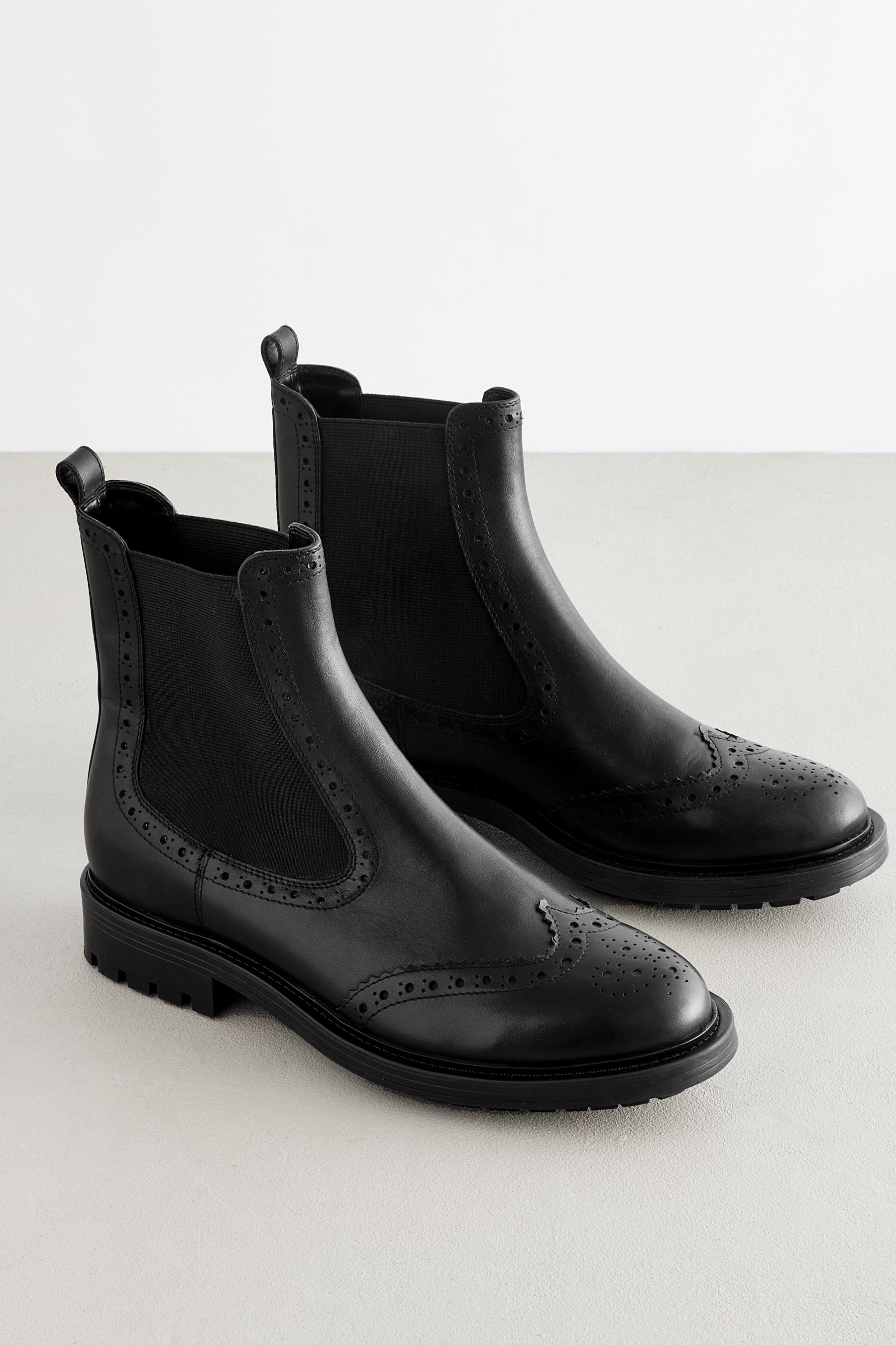 Кожаные ботинки челси с перфорированной отделкой Forever Comfort Next, черный ботинки челси forever comfort next серый