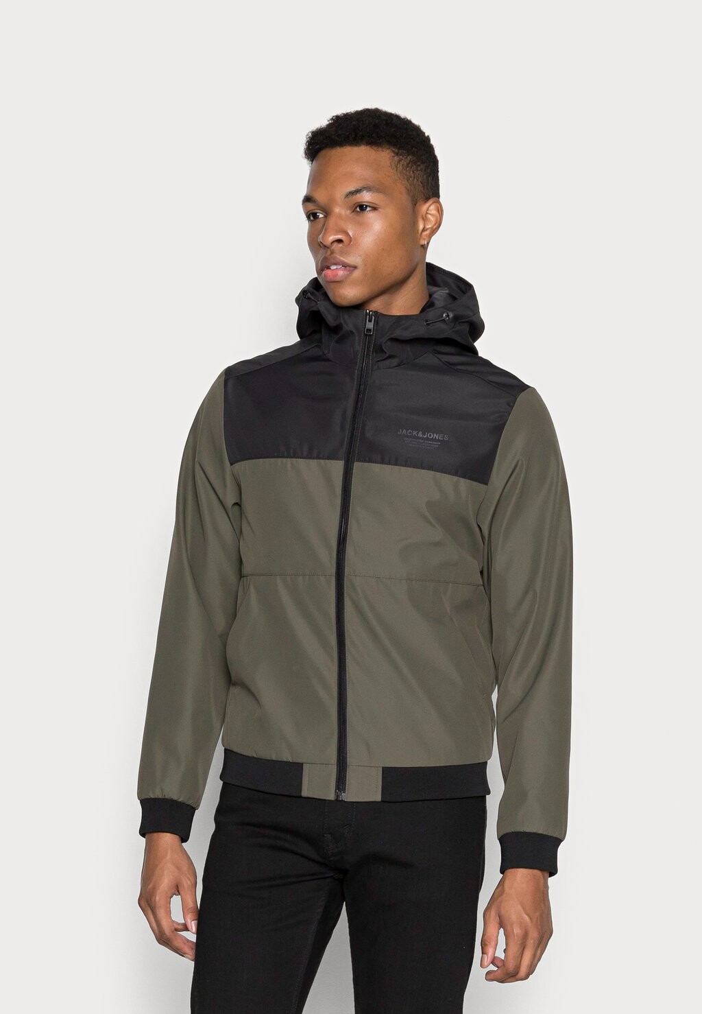 

Легкая куртка Jack & Jones