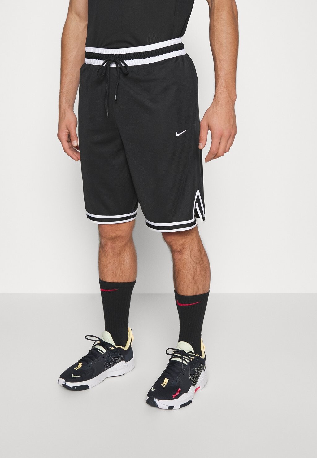 

Спортивные шорты Nike