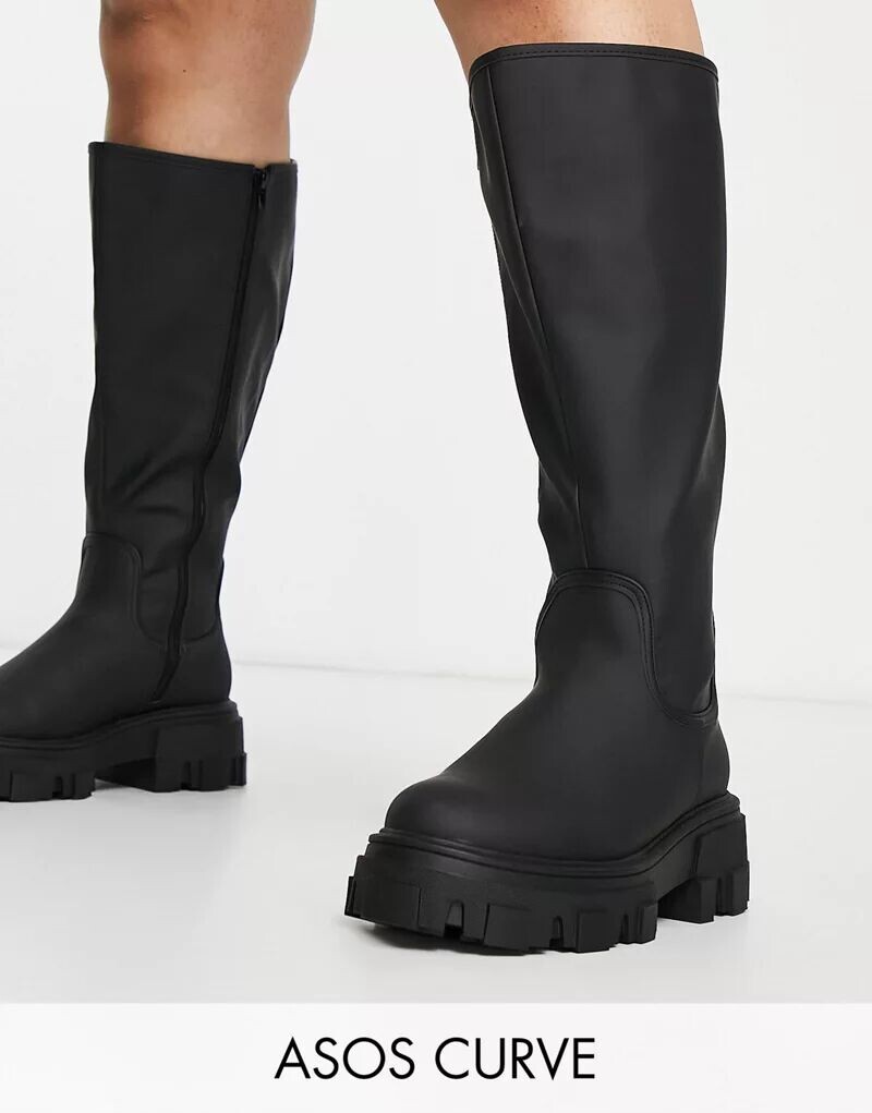 

Черные ботинки на плоской подошве на массивной подошве ASOS Curve Carla