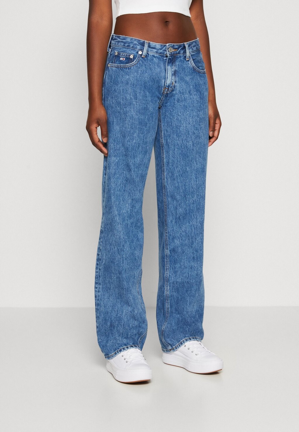 

Джинсы прямого кроя Tommy Jeans