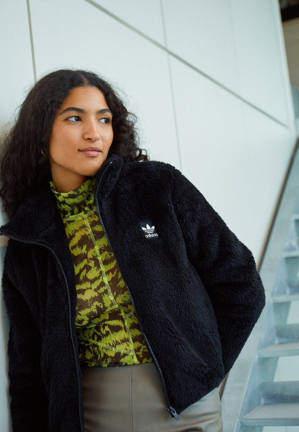 

Зимняя куртка adidas Originals, черный