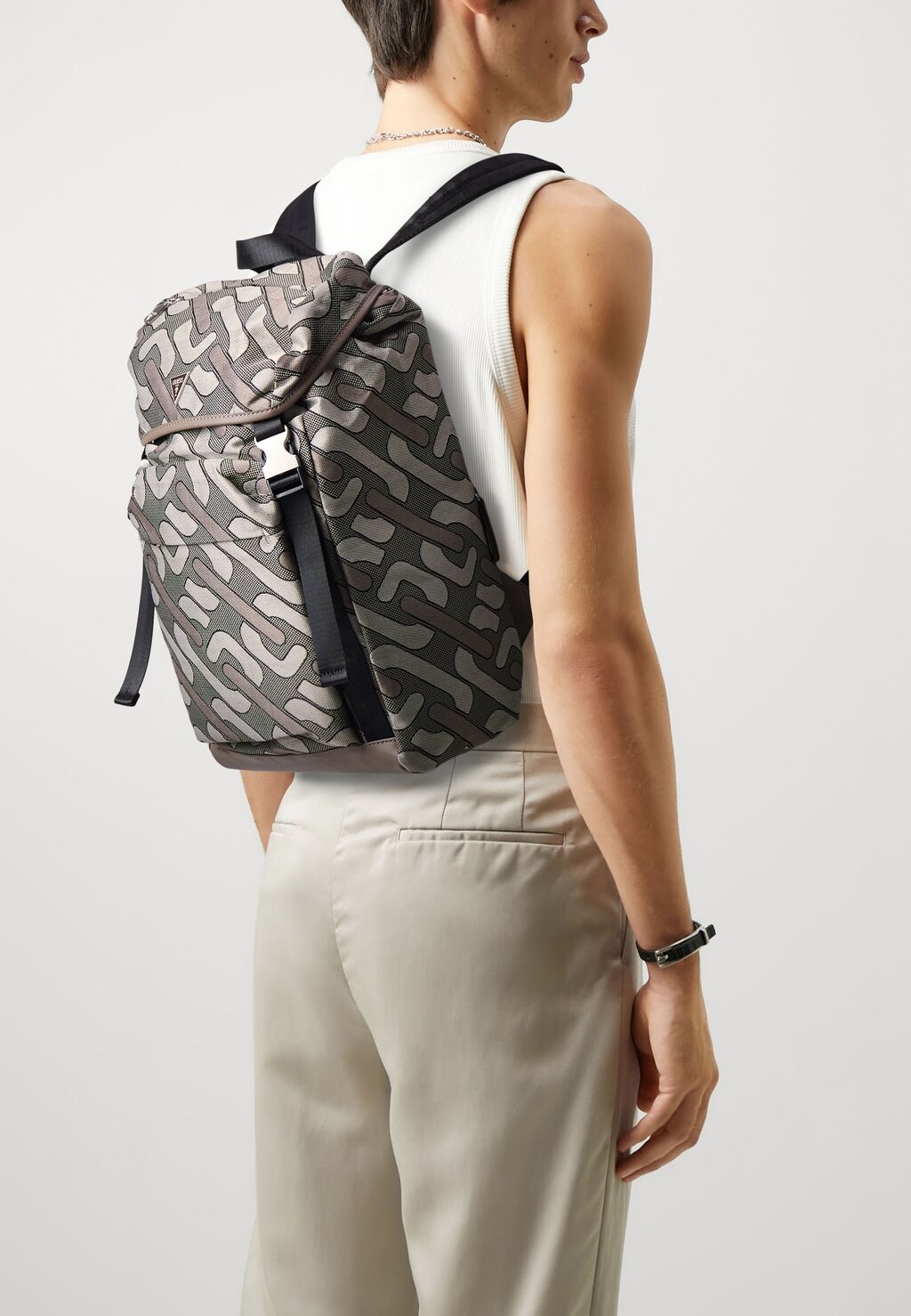

Рюкзак ROMA Guess, цвет taupe/green