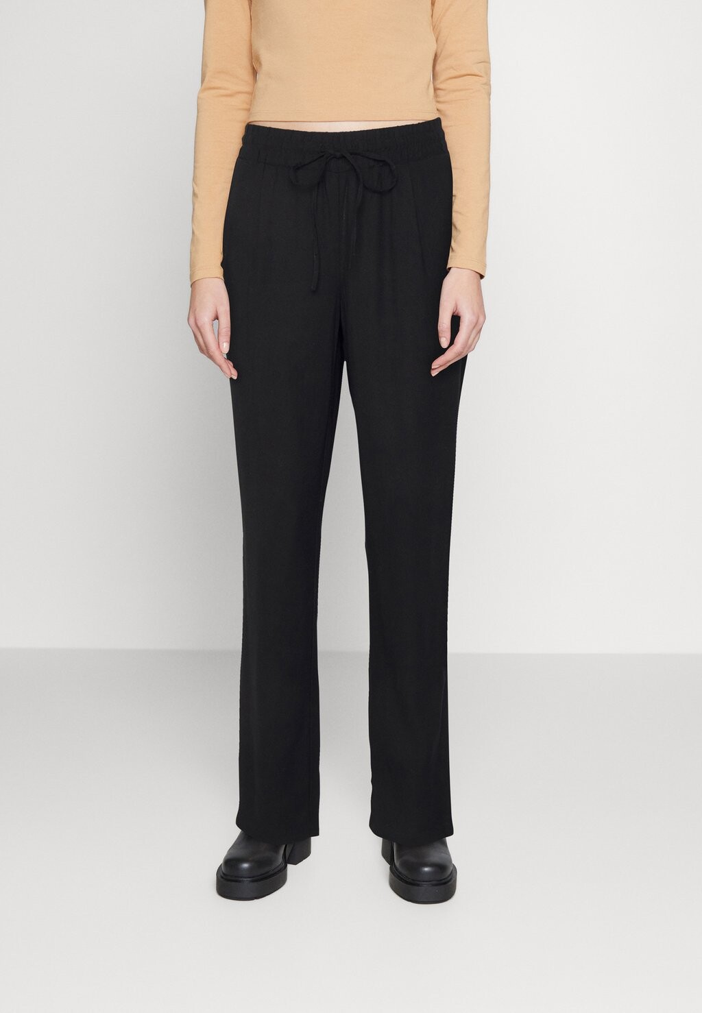 

Брюки Vero Moda, черный Jesmilo Ankle Ga Noos, черный