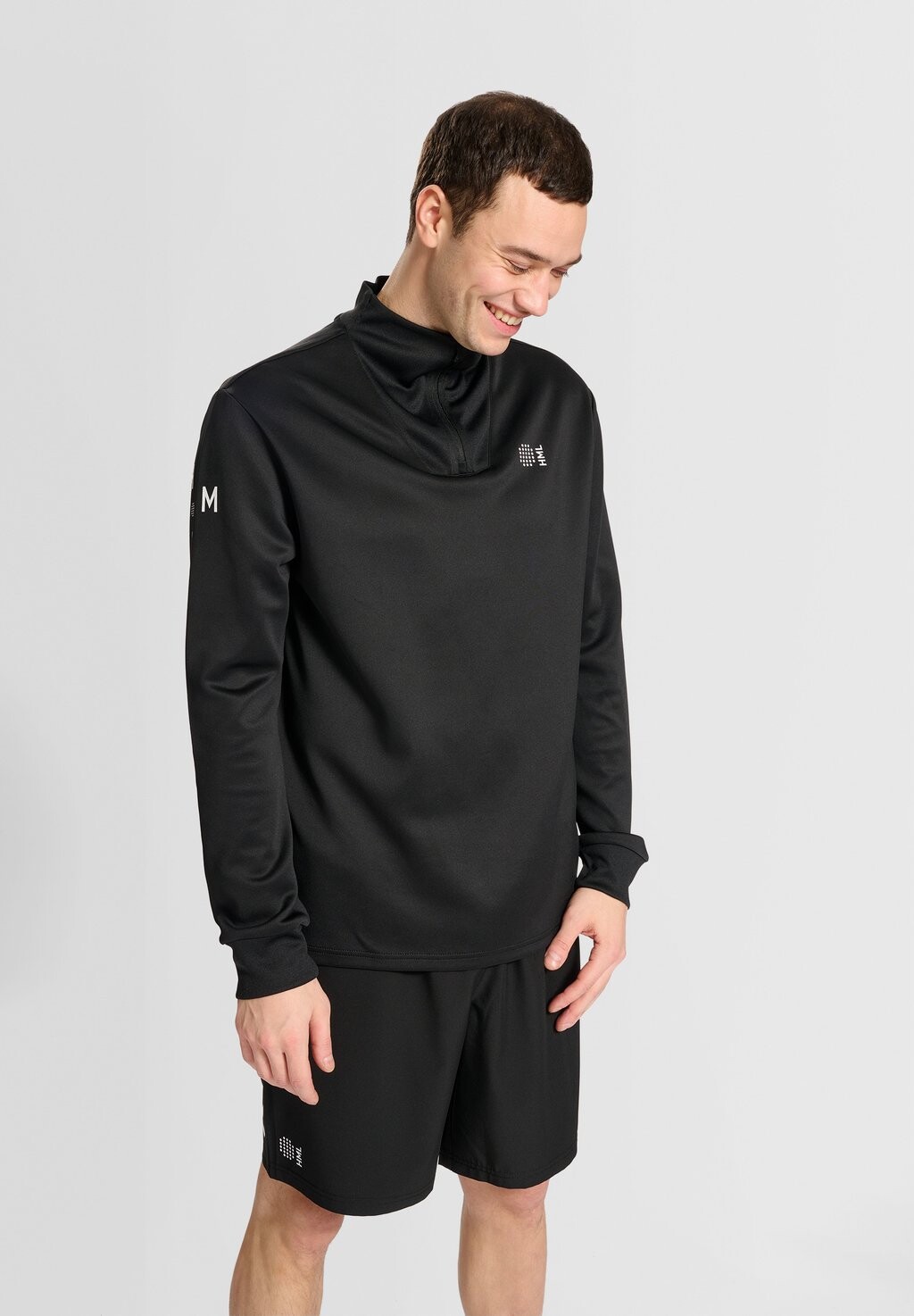 

Футболка с длинными рукавами Hummel, черный