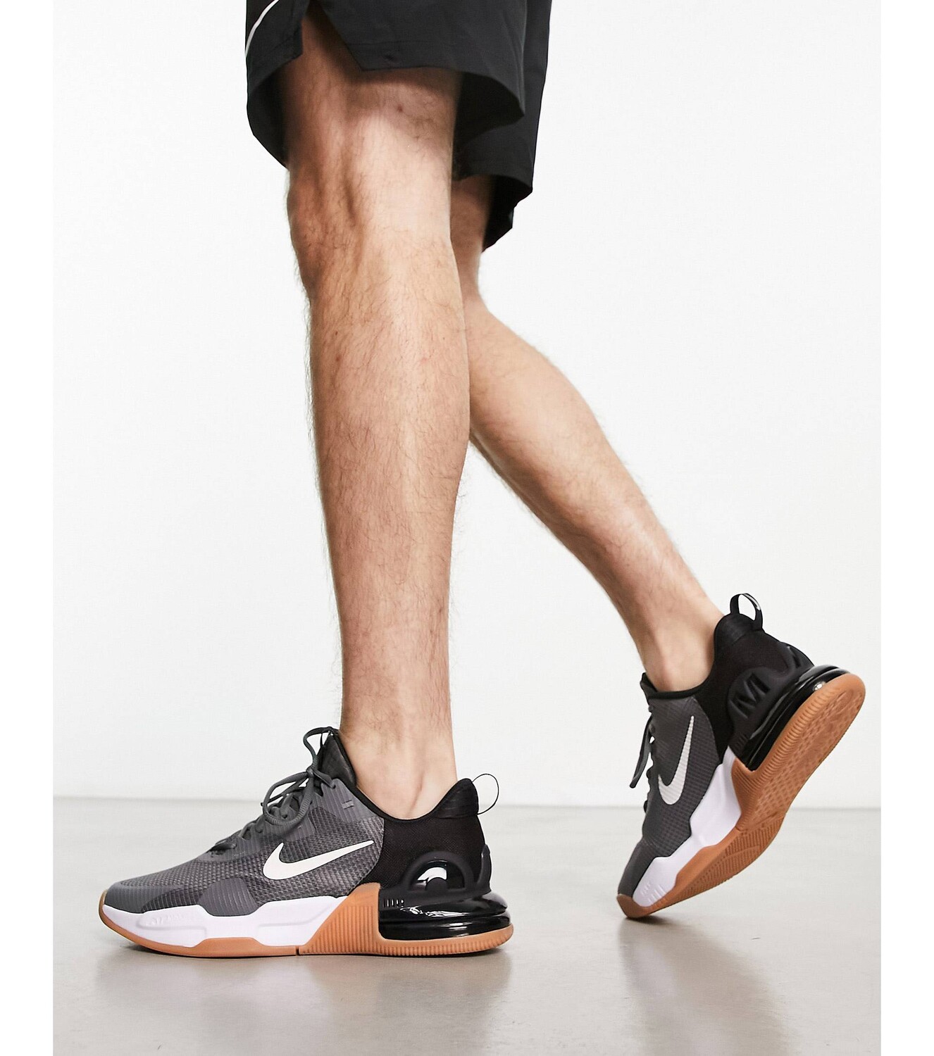 

Кроссовки Nike Training Air Max Alpha 5 серого и черного цветов