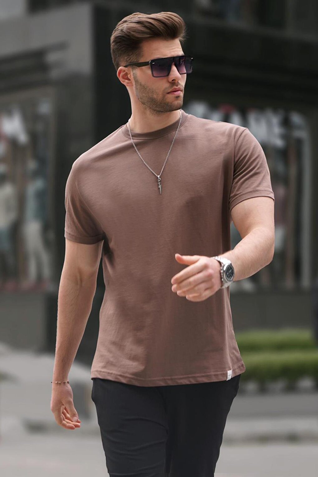 Коричневая базовая мужская футболка стандартного кроя 6131 MADMEXT