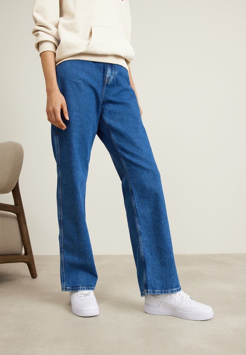 

Джинсы свободного кроя Tommy Jeans, цвет denim medium