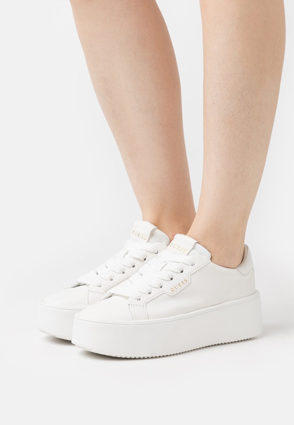 

Кроссовки Guess, белый