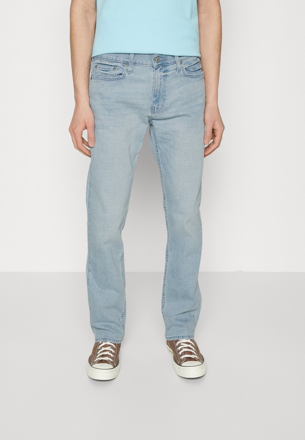 

Джинсы прямого кроя Hollister Co.