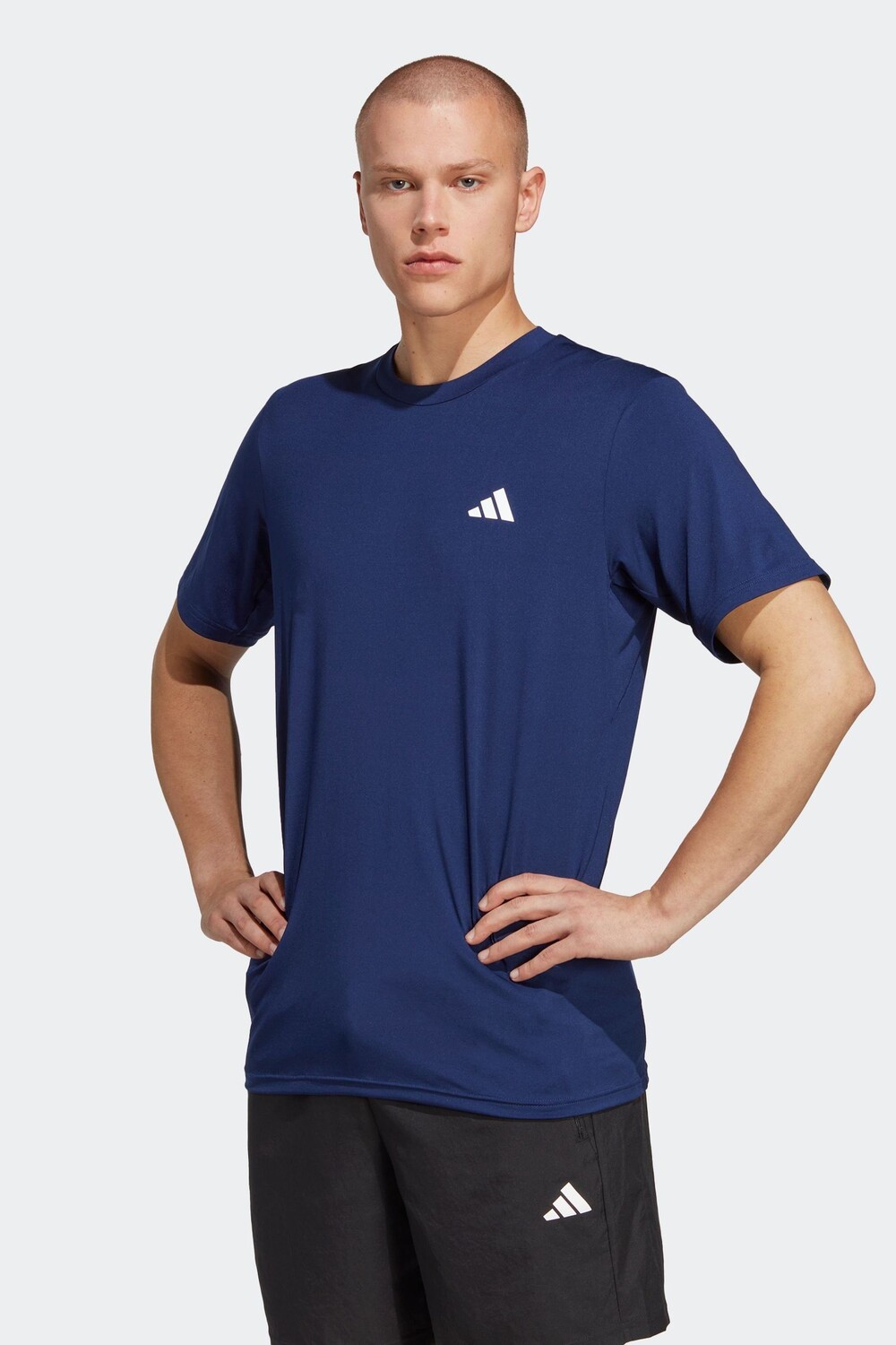 

Топ Performance Train Essentials для тренировок на растяжку adidas, синий