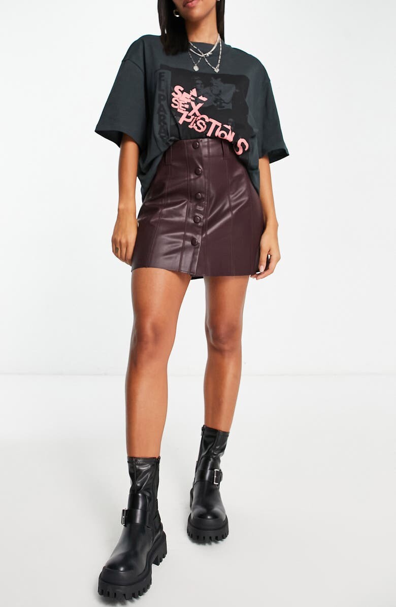 

Мини-юбка из искусственной кожи на пуговицах TOPSHOP