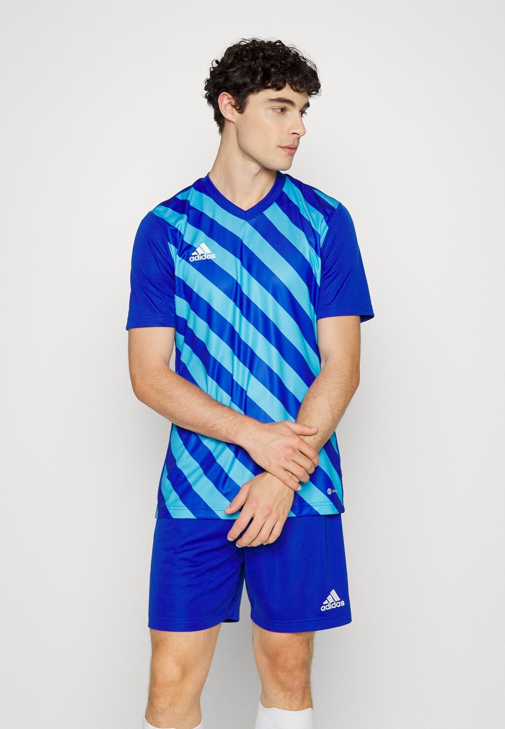 

Футболка Adidas