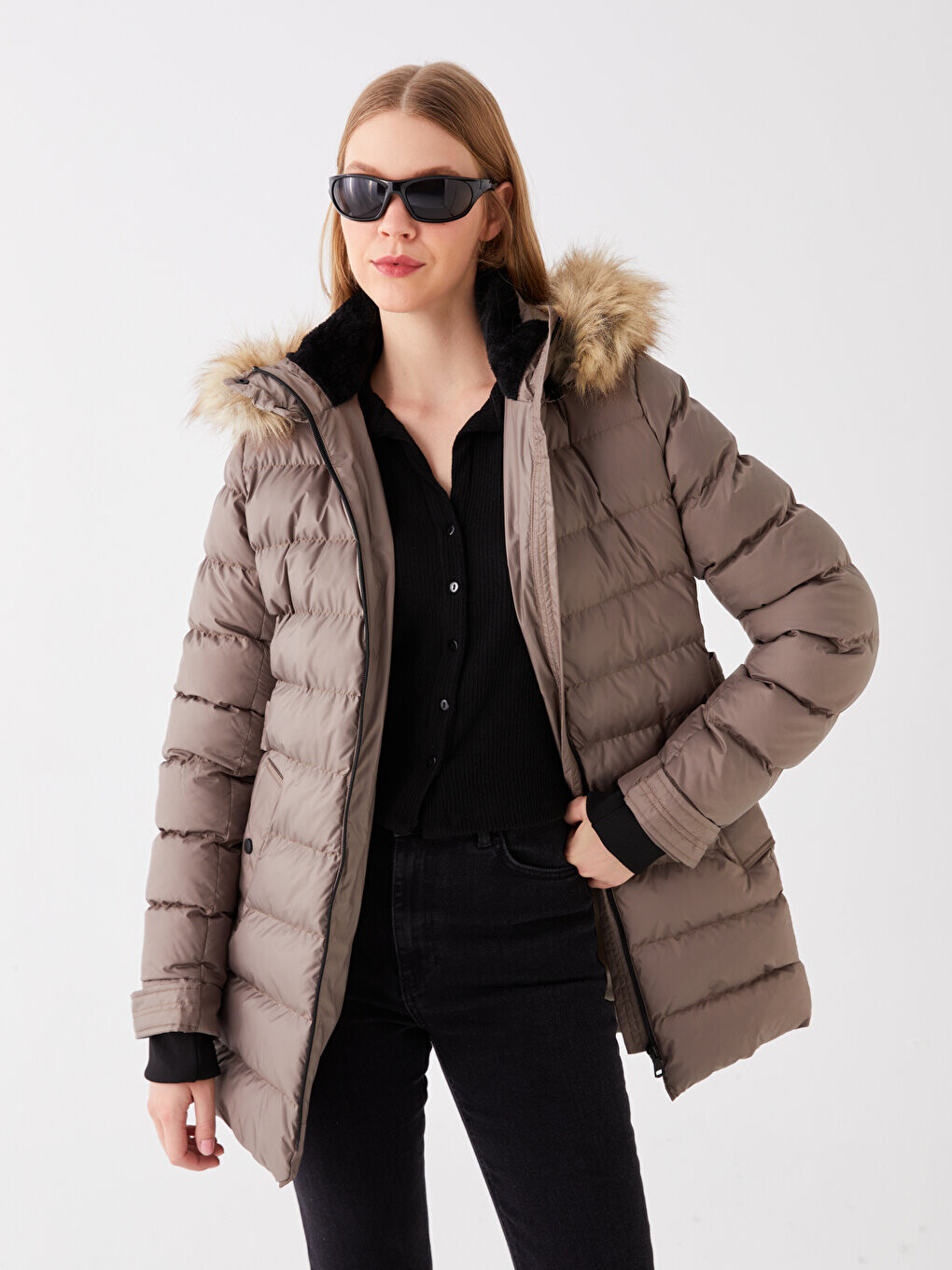 

Женское однотонное пуховик с капюшоном LCW Casual, норка