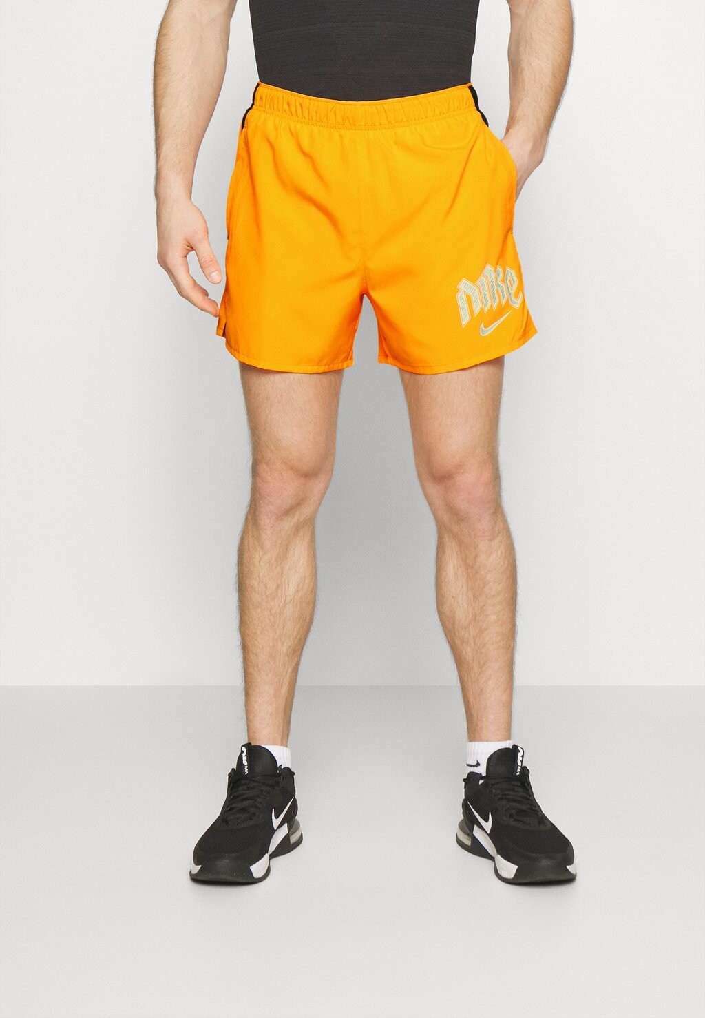 

Спортивные шорты Nike