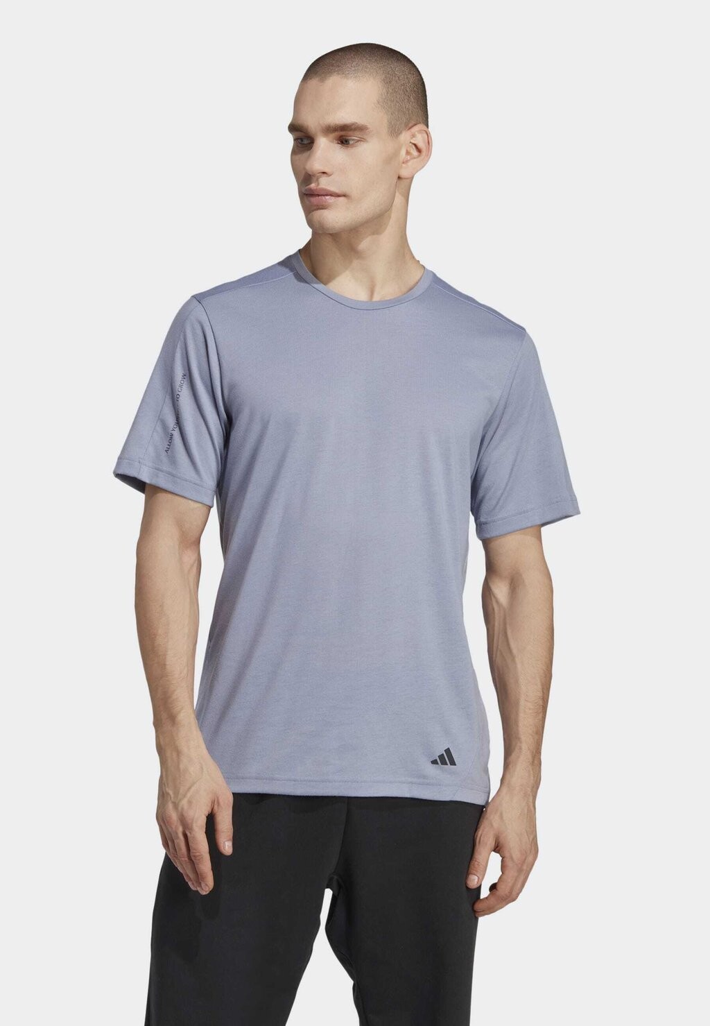 

Футболка Adidas