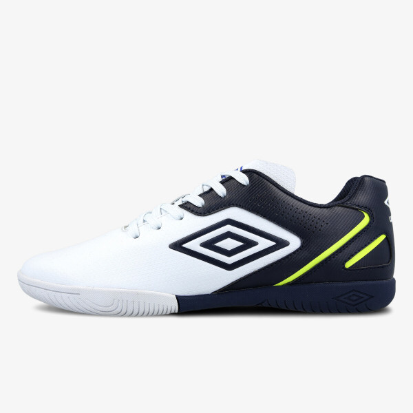 

Кроссовки завиваются Umbro