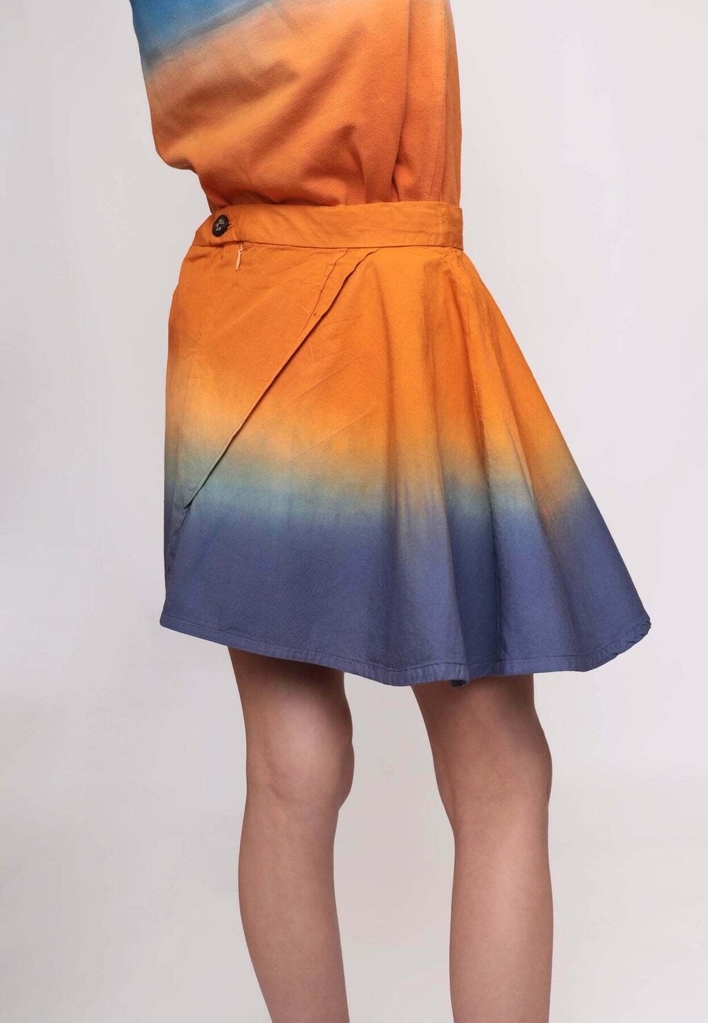 Мини-юбка DIP DYE BY HAND Infantium Victoria, цвет orange blue gradient