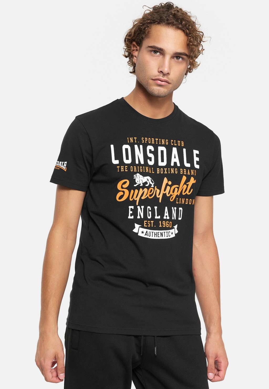 

Футболка с принтом Lonsdale, черный