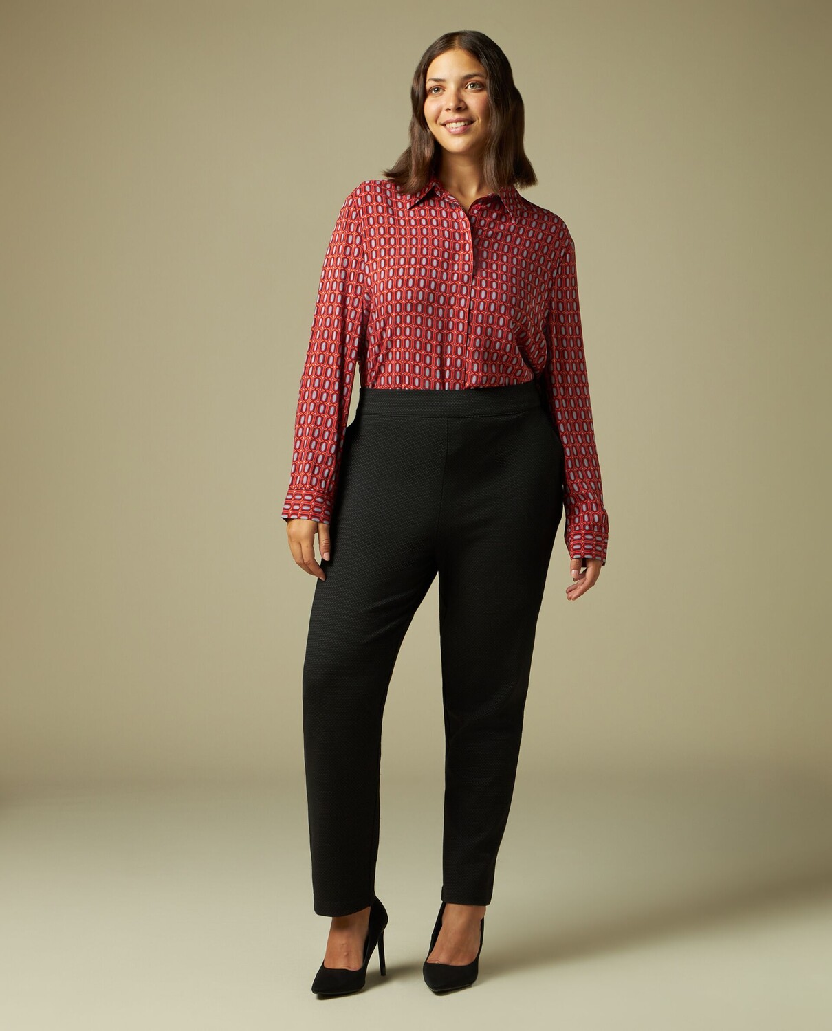 

Женские брюки Curvy из смесовой вискозы Rosa Thea, черный