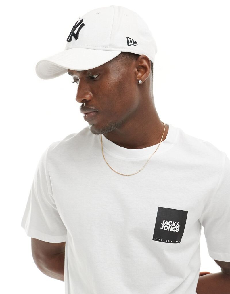 

Джек и Джонс - Белая футболка с логотипом Jack & Jones