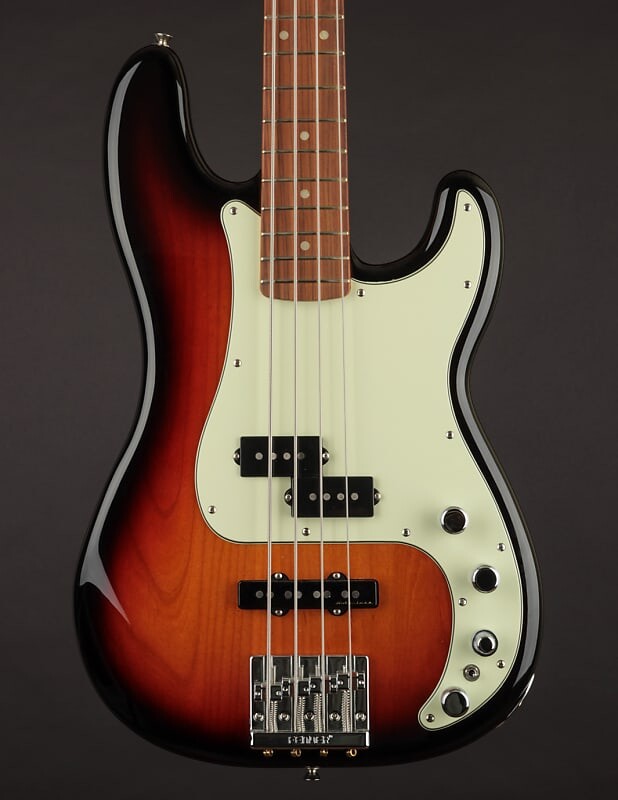 

Басс гитара Fender Player Plus Precision Bass with Pau Ferro Fretboard 3-Color Sunburst