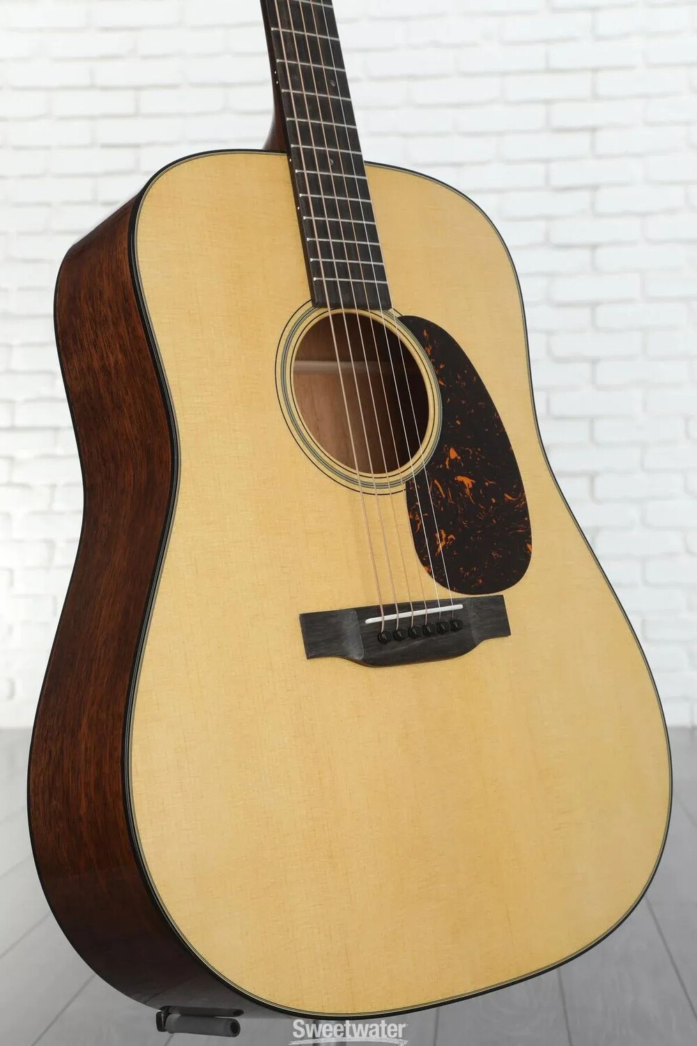 

Акустическая гитара Martin D-18 - натуральный
